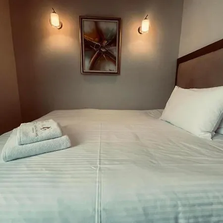 Hotel Living